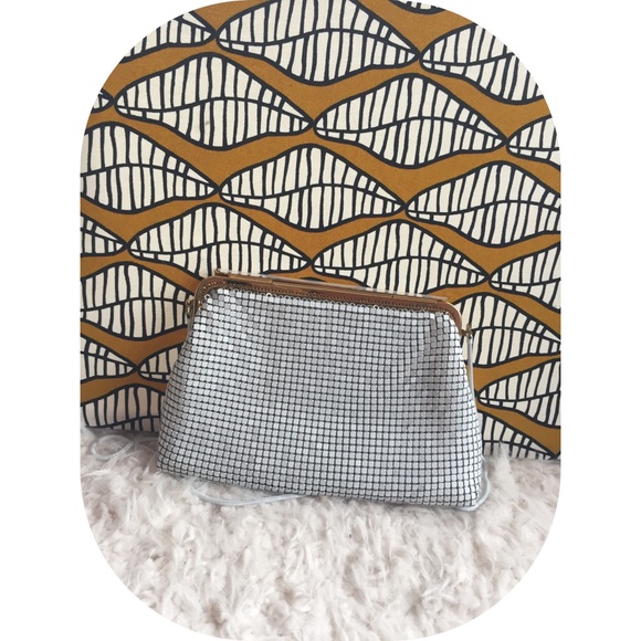White chain mail clutch - Picture 2 of 3